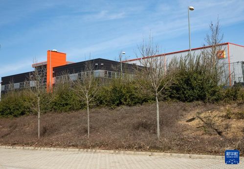 探訪蔚來能源歐洲工廠 未來出行的綠色心臟，光影中的工業詩篇